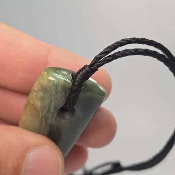 taonga, pounamu, nephrite, jade, raukaraka, niho, tooth (2) taonga, pounamu, nephrite, jade, raukaraka, niho, tooth (2)