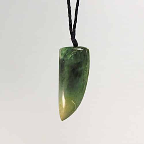Niho Raukaraka – Pounamu Tooth Pendant
