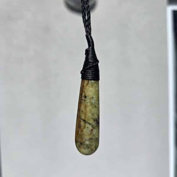 taonga, pounamu, roimata (3) taonga, pounamu, roimata (3)