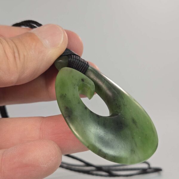 Cam101 taonga, pounamu, jade, matau, hook, nephrite (11) Cam101 taonga, pounamu, jade, matau, hook, nephrite (11)