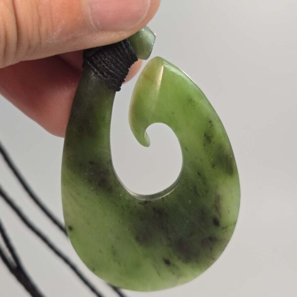 Cam101 taonga, pounamu, jade, matau, hook, nephrite (13) Cam101 taonga, pounamu, jade, matau, hook, nephrite (13)