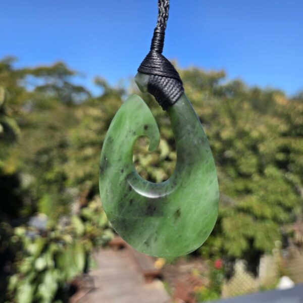 Cam101 taonga, pounamu, jade, matau, hook, nephrite (6) Cam101 taonga, pounamu, jade, matau, hook, nephrite (6)