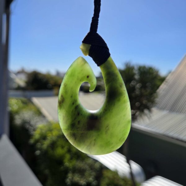 Cam101 taonga, pounamu, jade, matau, hook, nephrite (7) Cam101 taonga, pounamu, jade, matau, hook, nephrite (7)