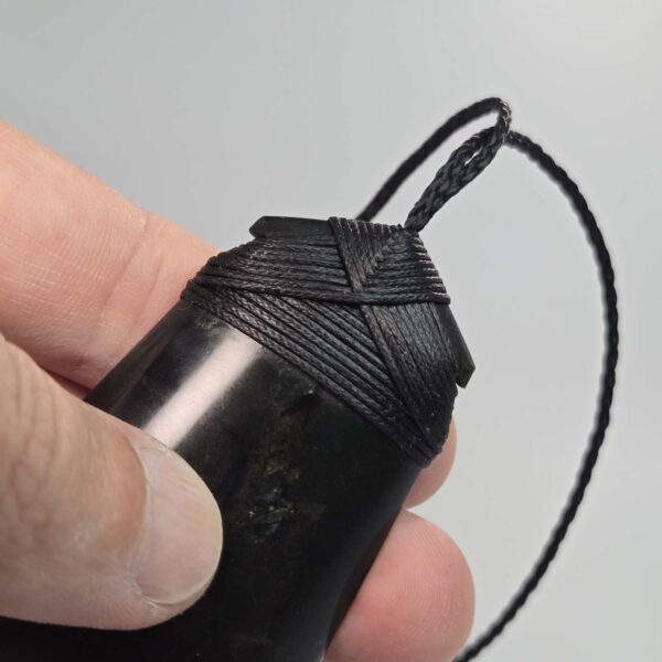 Cam95 pounamu, serpentine, taonga, toki, (1) Cam95 pounamu, serpentine, taonga, toki, (1)