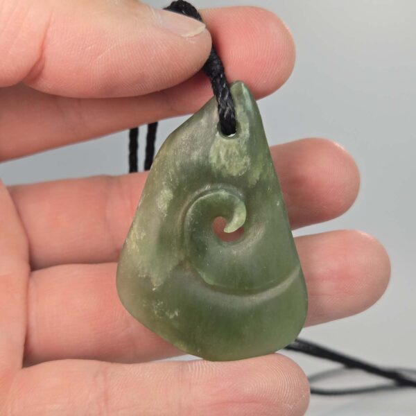 Cam96 koru, kahurangi, pounamu, nephrite, jade, taonga (6) Cam96 koru, kahurangi, pounamu, nephrite, jade, taonga (6)