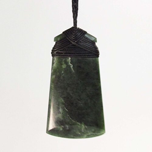Kawakawa Pounamu Toki – Deep Green Strength