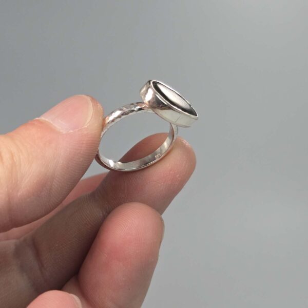 Cam106, ring, silver, kawakawa, pounamu, taonga (1) Cam106, ring, silver, kawakawa, pounamu, taonga (1)