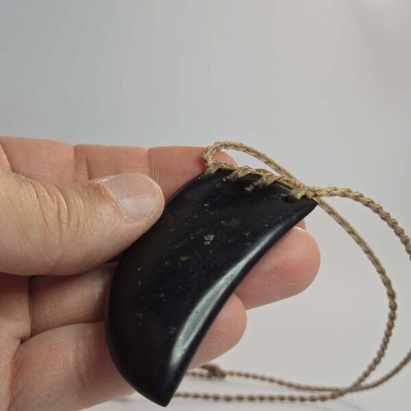 Cam112 Taonga, onewa, basalt, niho, tooth, taniwha (2) Cam112 Taonga, onewa, basalt, niho, tooth, taniwha (2)