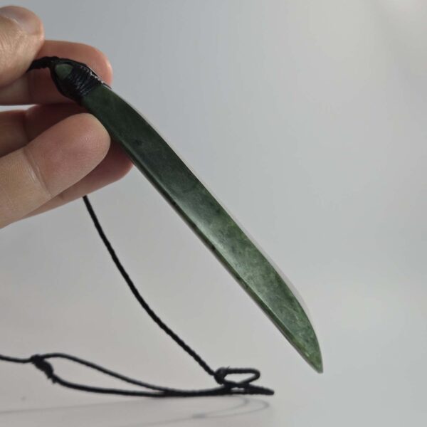 Cam114 Taonga, large, toki, quadrangular, pounamu, nephrite, jade, (10) Cam114 Taonga, large, toki, quadrangular, pounamu, nephrite, jade, (10)