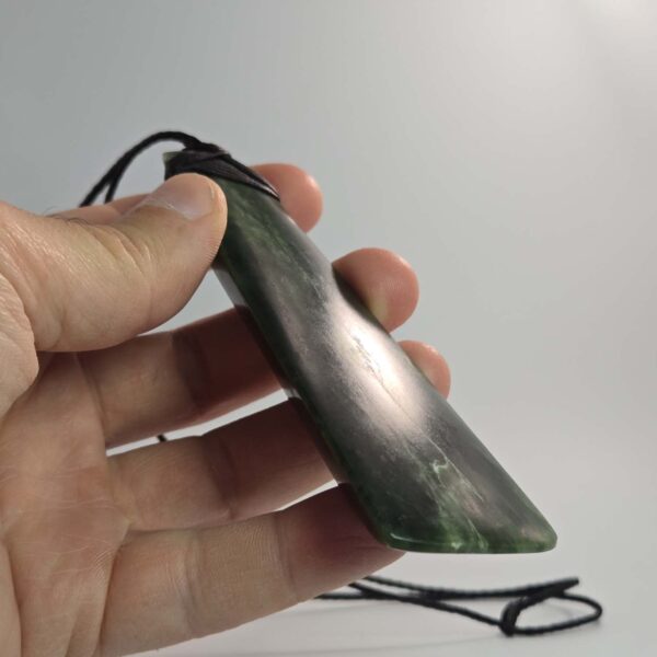 Cam114 Taonga, large, toki, quadrangular, pounamu, nephrite, jade, (12) Cam114 Taonga, large, toki, quadrangular, pounamu, nephrite, jade, (12)