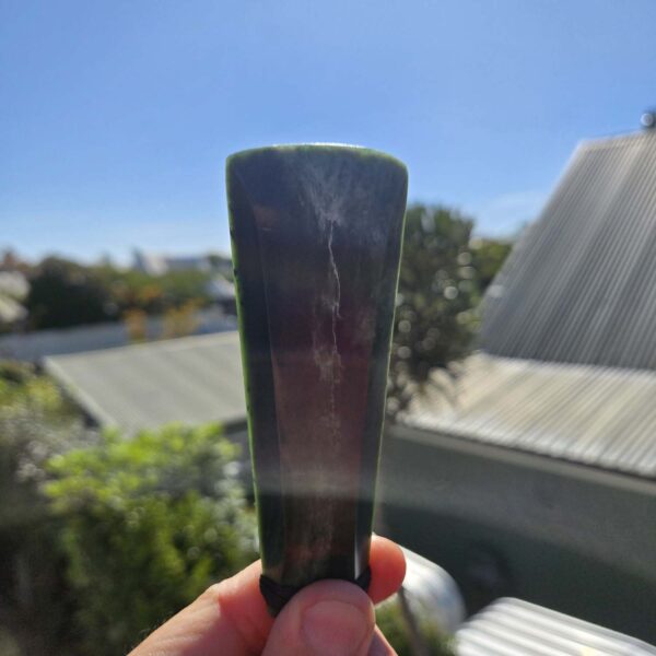 Cam114 Taonga, large, toki, quadrangular, pounamu, nephrite, jade, (6) Cam114 Taonga, large, toki, quadrangular, pounamu, nephrite, jade, (6)