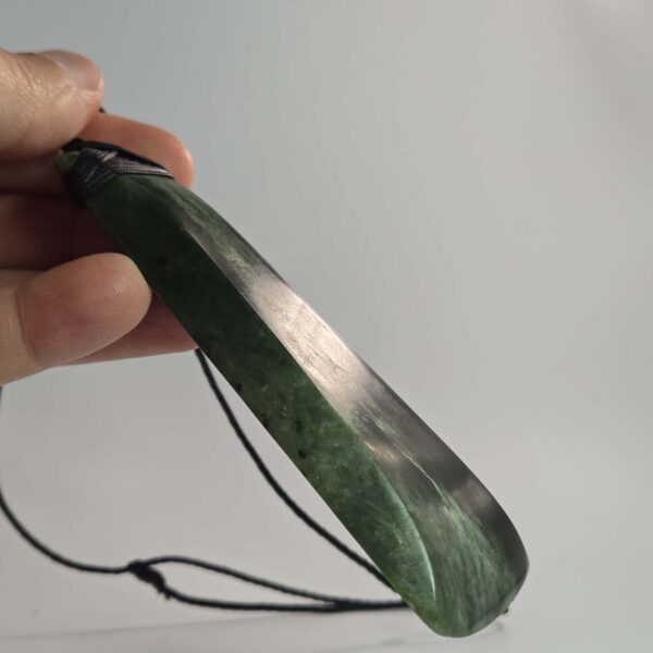 Cam114 Taonga, large, toki, quadrangular, pounamu, nephrite, jade, (9) Cam114 Taonga, large, toki, quadrangular, pounamu, nephrite, jade, (9)
