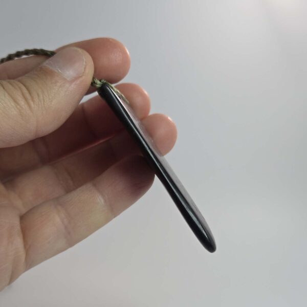 Cam115 Taonga, niho, tooth, taniwha, basalt, onewa (1) Cam115 Taonga, niho, tooth, taniwha, basalt, onewa (1)