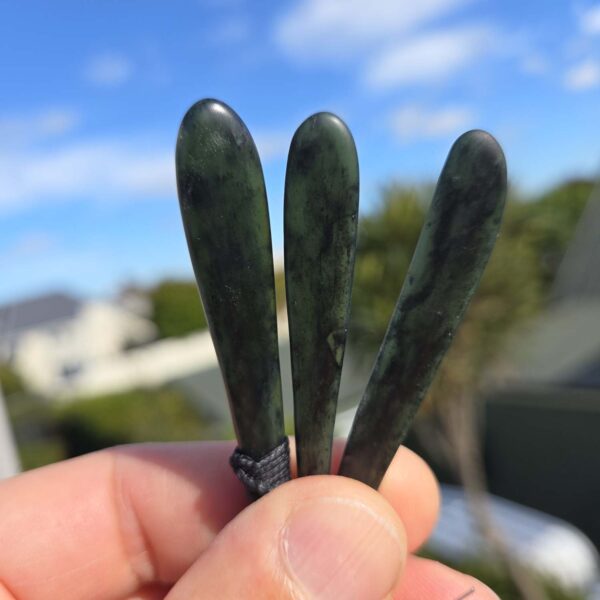 Cam116 Earrings, roimata, pounamu, set (7) Cam116 Earrings, roimata, pounamu, set (7)