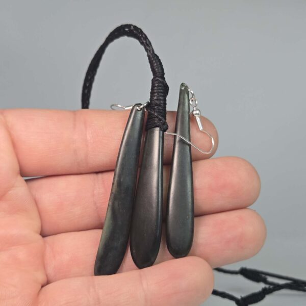 Cam116 Earrings, roimata, pounamu, set (8) Cam116 Earrings, roimata, pounamu, set (8)