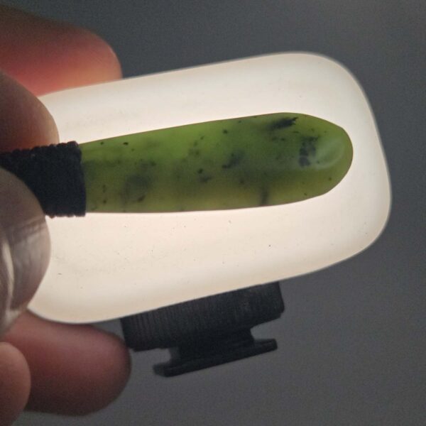 Cam118 Roimata, taonga, pounamu, kawakawa (3) Cam118 Roimata, taonga, pounamu, kawakawa (3)