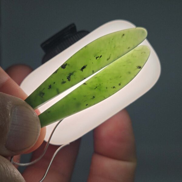 Cam124 Earrings, blade, taonga, wing, pounamu, kawakawa (6) Cam124 Earrings, blade, taonga, wing, pounamu, kawakawa (6)