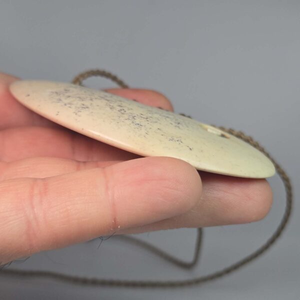 Cam127 Taonga, pakeho, limestone, tohorā, whale (8) Cam127 Taonga, pakeho, limestone, tohorā, whale (8)