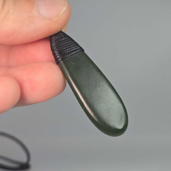 Cam129 Roimata, taonga, pounamu, kawakawa (10) Cam129 Roimata, taonga, pounamu, kawakawa (10)