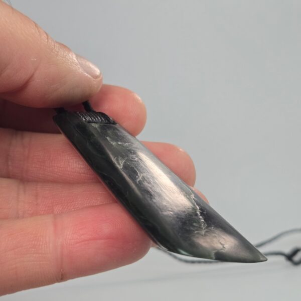 Dav16 Toki, pounamu, kawakawa, jade, taonga (3) Dav16 Toki, pounamu, kawakawa, jade, taonga (3)