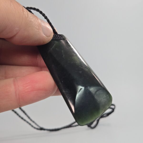 Dav16 Toki, pounamu, kawakawa, jade, taonga (9) Dav16 Toki, pounamu, kawakawa, jade, taonga (9)