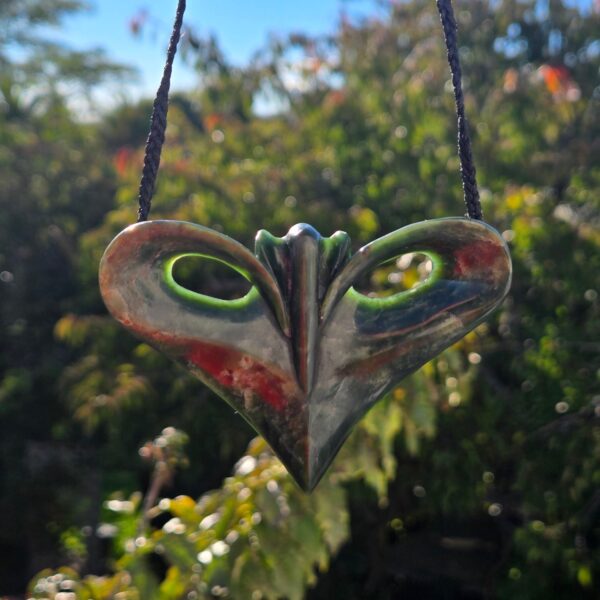 Dav19 Whai, stingray, pounamu, kawakawa, jade, taonga (7) Dav19 Whai, stingray, pounamu, kawakawa, jade, taonga (7)