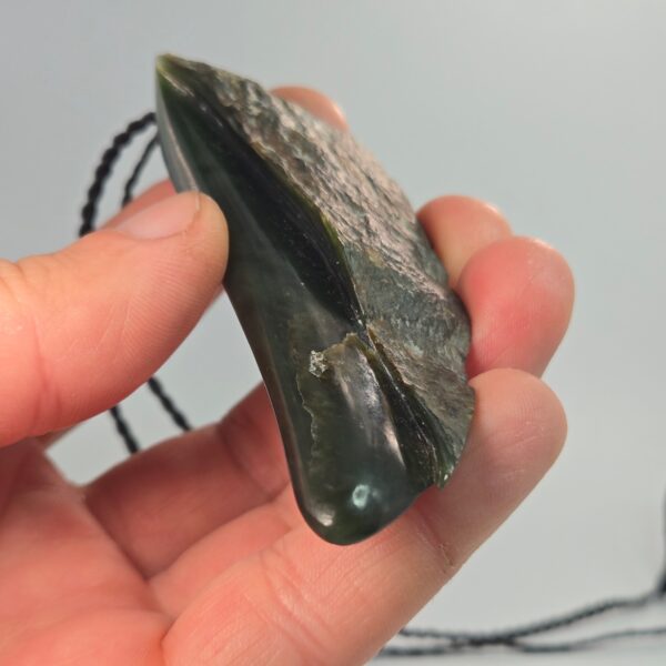 Dav20 Taonga, niho, tooth, pounamu, jade (1) Dav20 Taonga, niho, tooth, pounamu, jade (1)