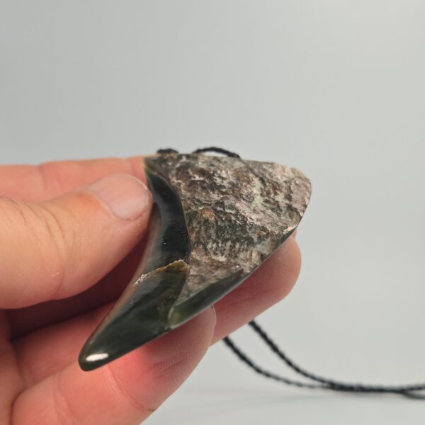 Dav20 Taonga, niho, tooth, pounamu, jade (2) Dav20 Taonga, niho, tooth, pounamu, jade (2)