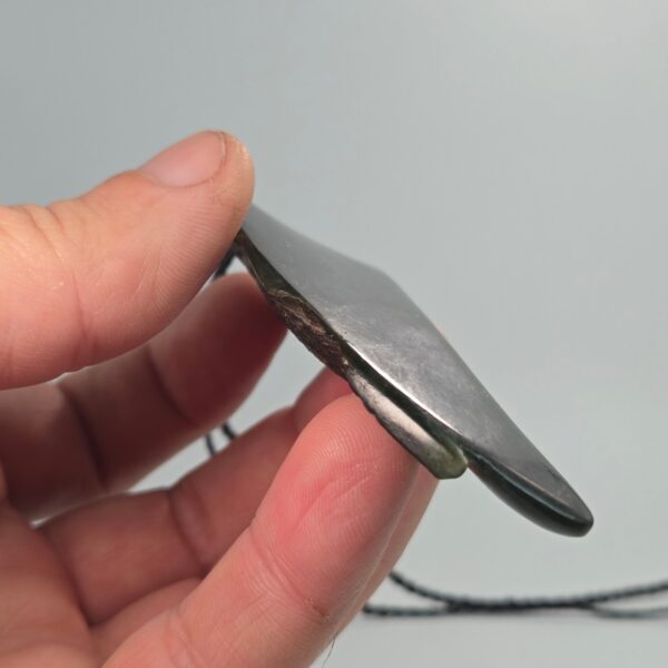 Dav20 Taonga, niho, tooth, pounamu, jade (5) Dav20 Taonga, niho, tooth, pounamu, jade (5)