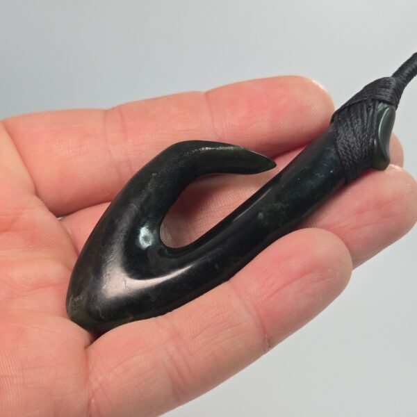 Dav21, hei matau, hook, taonga, kawakawa, pounamu, jade (2) Dav21, hei matau, hook, taonga, kawakawa, pounamu, jade (2)
