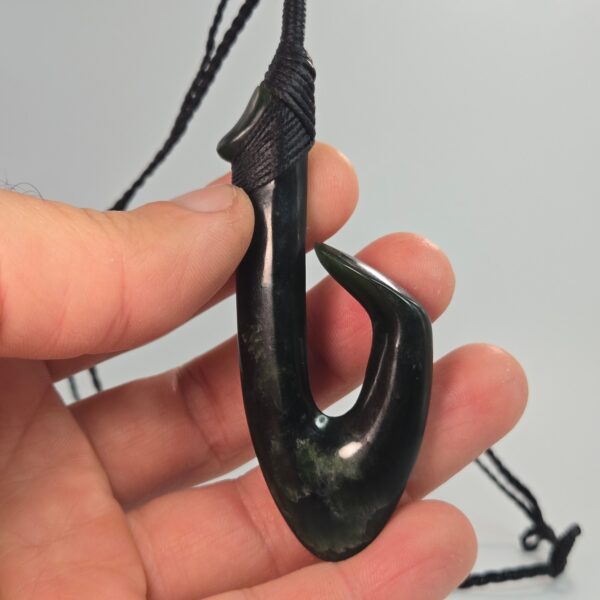 Dav21, hei matau, hook, taonga, kawakawa, pounamu, jade (7) Dav21, hei matau, hook, taonga, kawakawa, pounamu, jade (7)