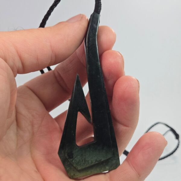 Dav22, hei matau, taonga, hook, kawakawa, pounamu, (10) Dav22, hei matau, taonga, hook, kawakawa, pounamu, (10)
