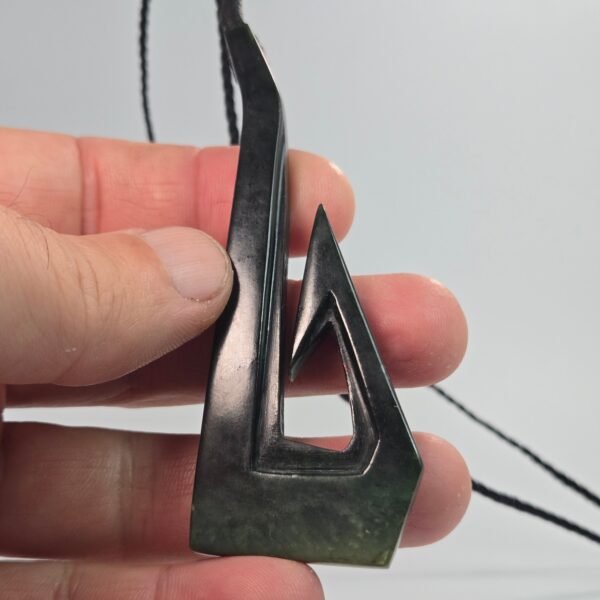 Dav22, hei matau, taonga, hook, kawakawa, pounamu, (5) Dav22, hei matau, taonga, hook, kawakawa, pounamu, (5)
