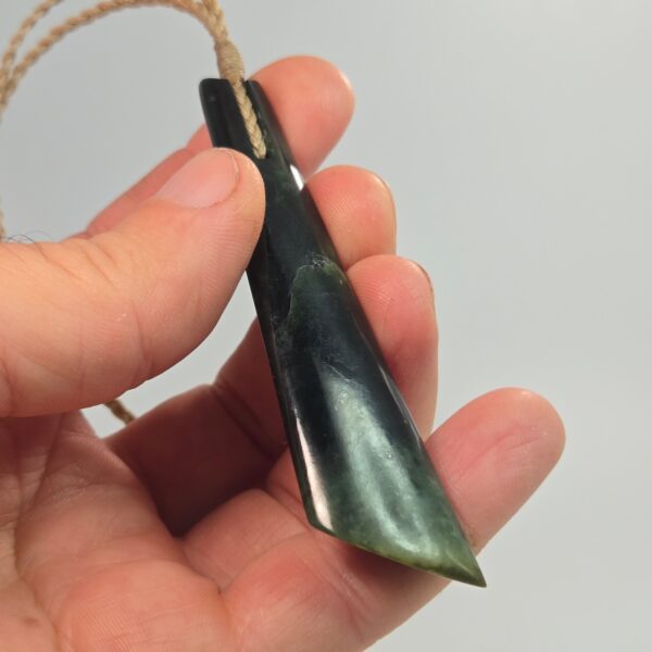 Dav24 Taonga, roimata, kawakawa, pounamu, jade (2) Dav24 Taonga, roimata, kawakawa, pounamu, jade (2)