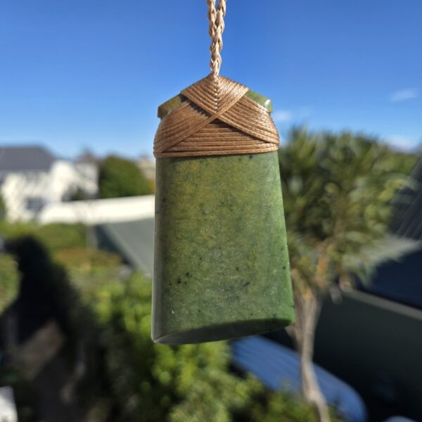 Cam120 Raukaraka, pounamu, jade, taonga, toki, (5) Cam120 Raukaraka, pounamu, jade, taonga, toki, (5)