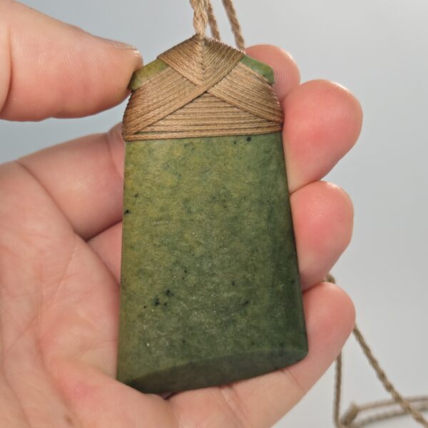 Cam120 Raukaraka, pounamu, jade, taonga, toki, (7) Cam120 Raukaraka, pounamu, jade, taonga, toki, (7)