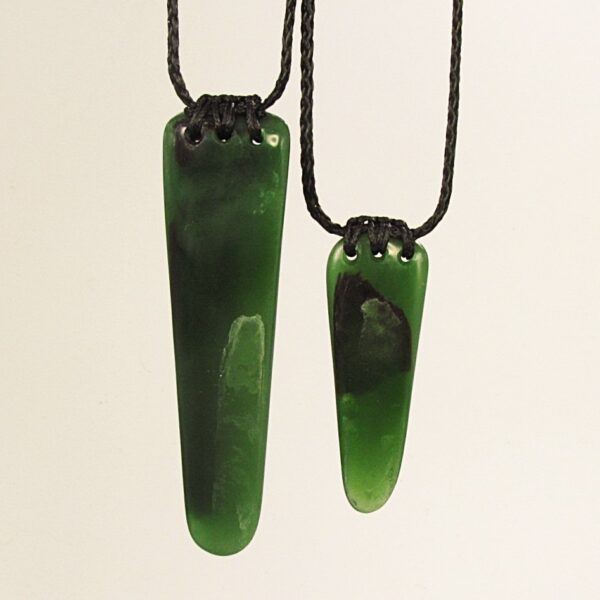 Cam135 pounamu, taonga, roimata, set (8)