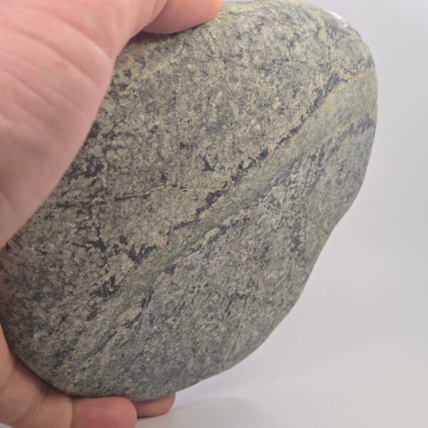 Cam137 Cobble, pounamu, serpentine, taonga, touchstone, display (4) Cam137 Cobble, pounamu, serpentine, taonga, touchstone, display (4)