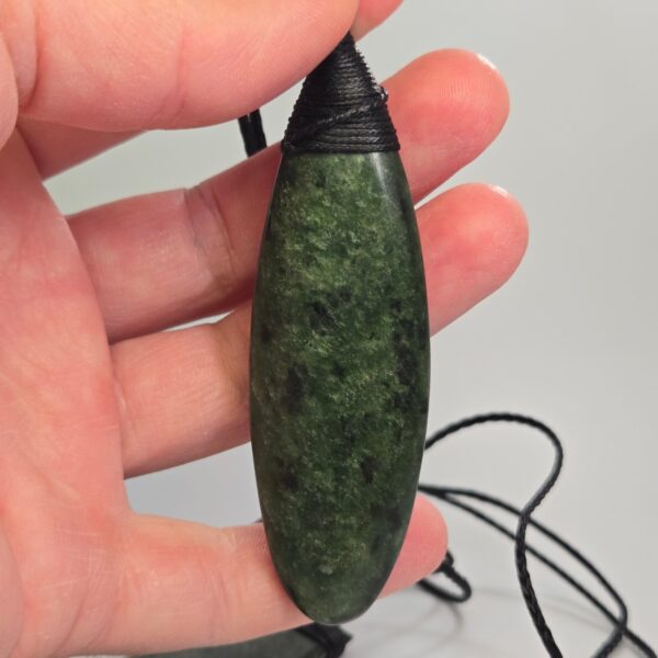 pounamu, set, toki, roimata, taonga (12) pounamu, set, toki, roimata, taonga (12)