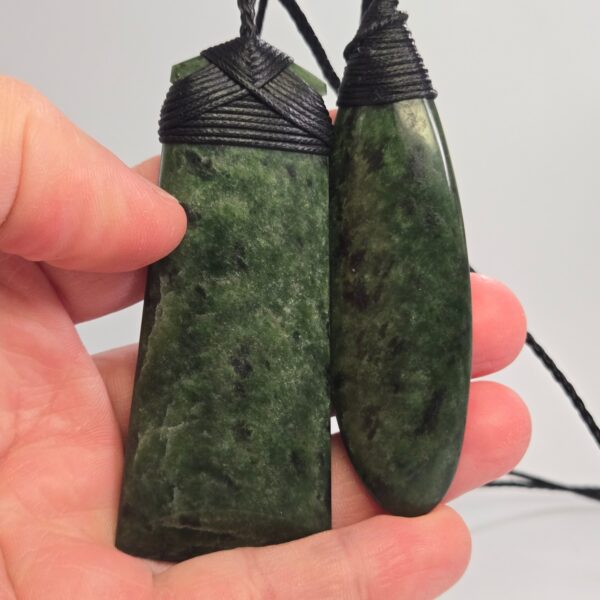 pounamu, set, toki, roimata, taonga (6) pounamu, set, toki, roimata, taonga (6)