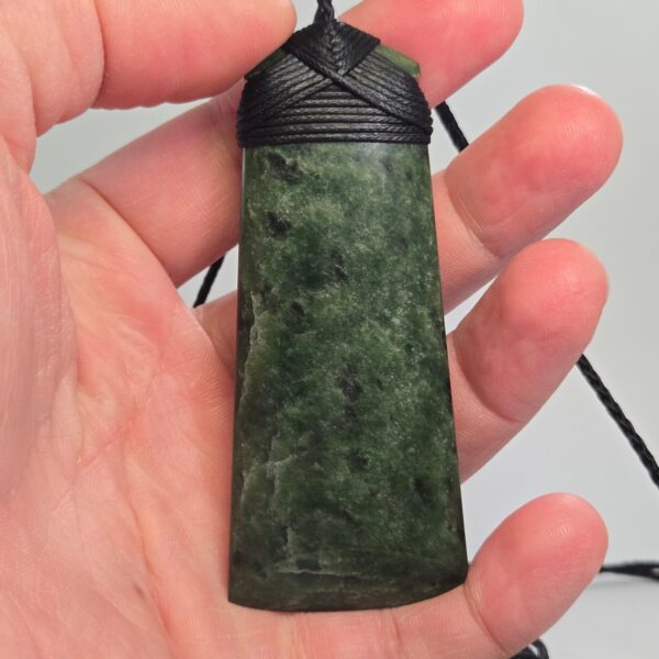 pounamu, set, toki, roimata, taonga (7) pounamu, set, toki, roimata, taonga (7)
