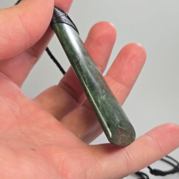 pounamu, set, toki, roimata, taonga (8) pounamu, set, toki, roimata, taonga (8)