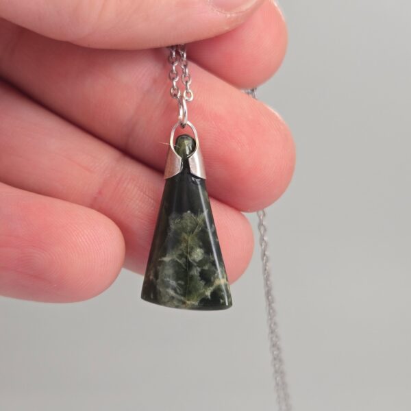 Cam148 Taonga, pounamu, kawakawa, flower, jade, roimata, silver, (5) Cam148 Taonga, pounamu, kawakawa, flower, jade, roimata, silver, (5)