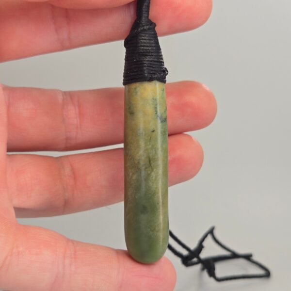 Cam149 Taonga, pounamu, jade, raukaraka, roimata (5) Cam149 Taonga, pounamu, jade, raukaraka, roimata (5)