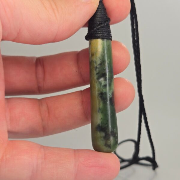 Cam149 Taonga, pounamu, jade, raukaraka, roimata (6) Cam149 Taonga, pounamu, jade, raukaraka, roimata (6)