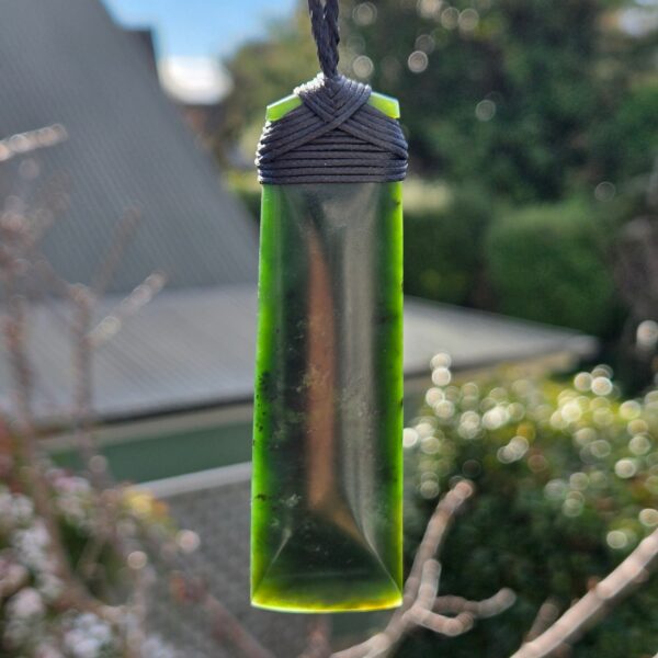 Cam150 Taonga, pounamu, kawakawa, set, toki, roimata, jade (11) Cam150 Taonga, pounamu, kawakawa, set, toki, roimata, jade (11)