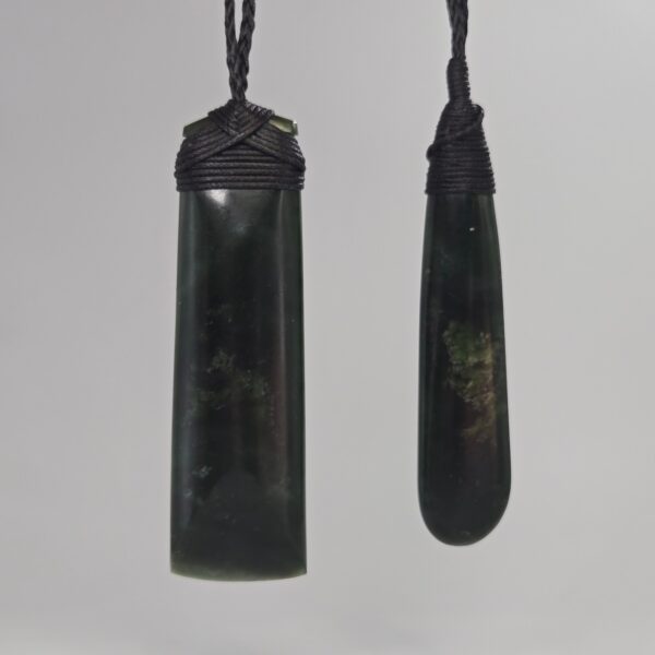 Cam150 Taonga, pounamu, kawakawa, set, toki, roimata, jade (12) Cam150 Taonga, pounamu, kawakawa, set, toki, roimata, jade (12)