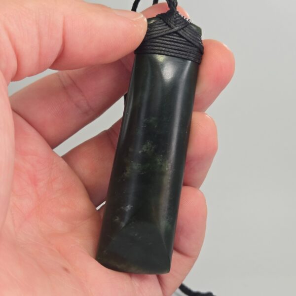Cam150 Taonga, pounamu, kawakawa, set, toki, roimata, jade (13) Cam150 Taonga, pounamu, kawakawa, set, toki, roimata, jade (13)