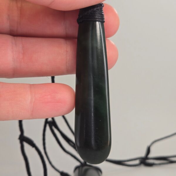 Cam150 Taonga, pounamu, kawakawa, set, toki, roimata, jade (5) Cam150 Taonga, pounamu, kawakawa, set, toki, roimata, jade (5)