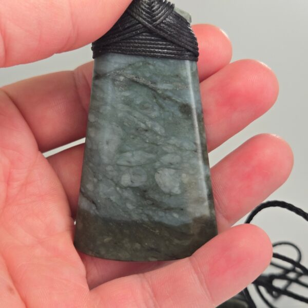 Cam151 Taonga, pounamu, tasman, whakatu, blue, jade, set, toki, kouma (3) Cam151 Taonga, pounamu, tasman, whakatu, blue, jade, set, toki, kouma (3)